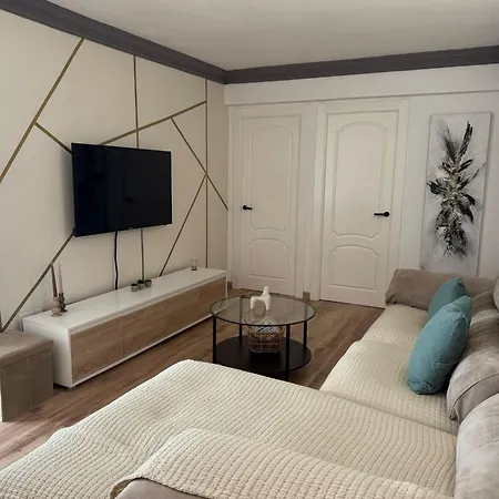 Apartamento Amplio Piso En El Corazon De *